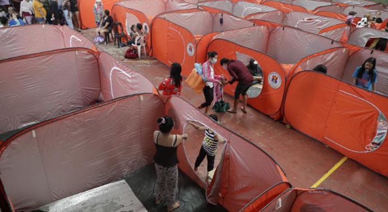 People being evacuated in Malina, Philippines. Retrieved from https://edition.cnn.com/2020/11/01/asia/philippines-super-typhoon-goni-landfall-intl-hnk/index.html 