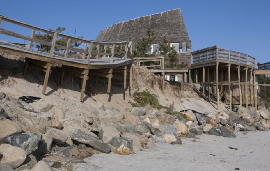 Erosion of a beach in New York. Retrieved from https://toolkit.climate.gov/topics/coastal-flood-risk/coastal-erosion 